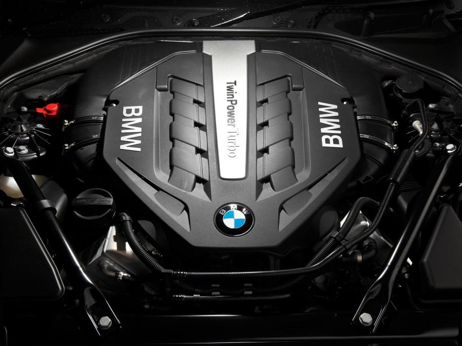  BMW 550i Sedan M Sport Package 2013 года  (AU) (фото 6 из 14)
